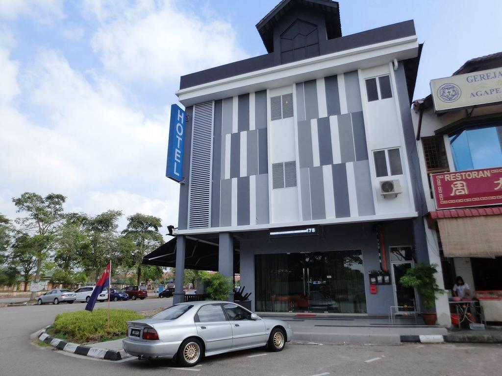 Nah Hotel Skudai Eksteriør billede